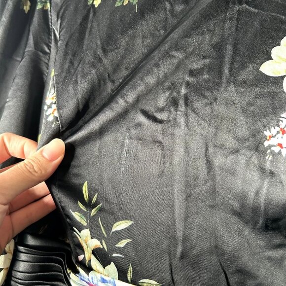 IEENA for Mac Duggal Belted Black Floral Print Long Sleeve Gown Women's Size 6 - Picture 6 of 16